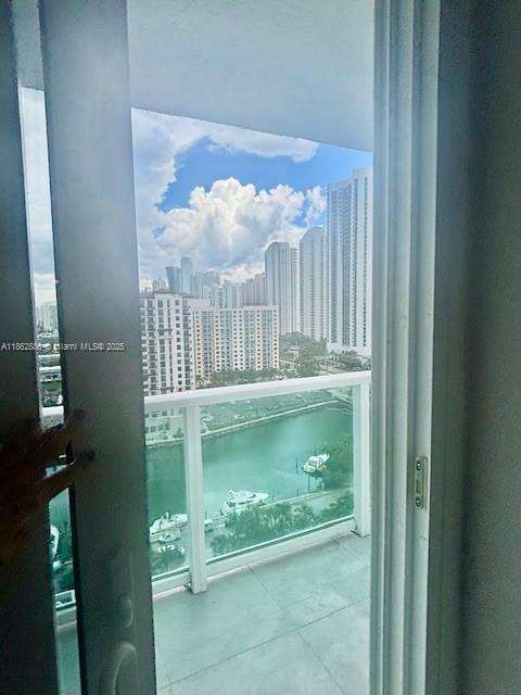 Small Image of 100 BAYVIEW DR #1929, Sunny Isles Beach Number 14