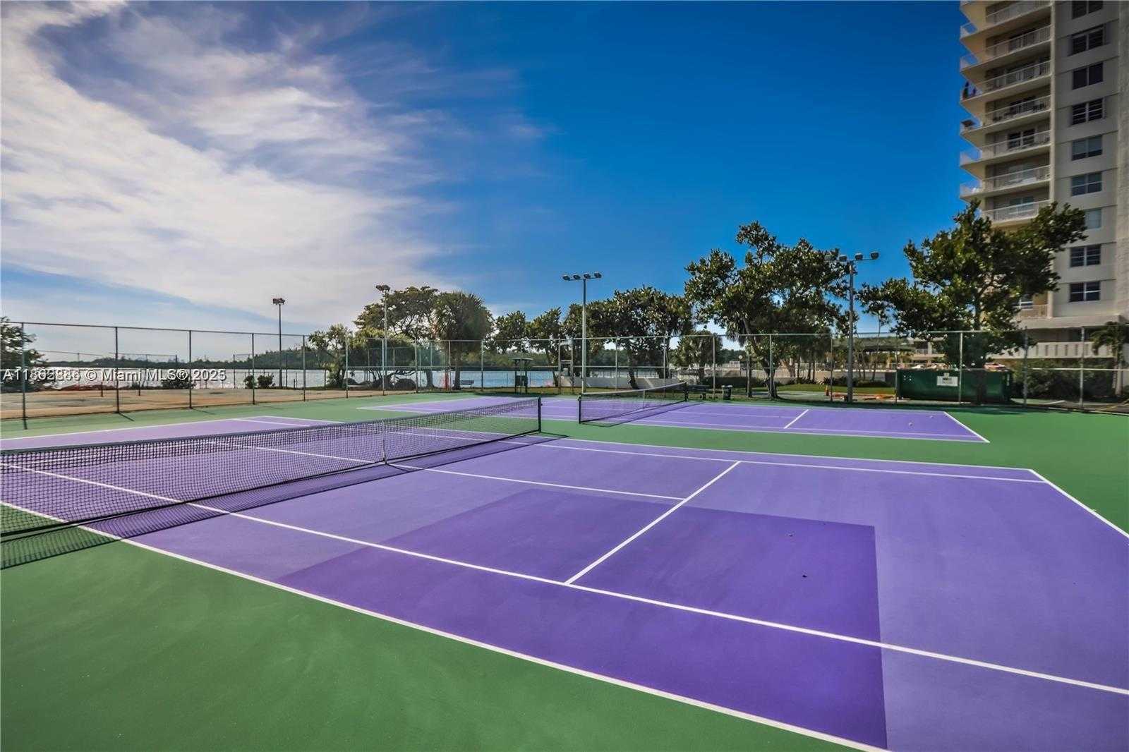 Small Image of 100 BAYVIEW DR #1929, Sunny Isles Beach Number 34