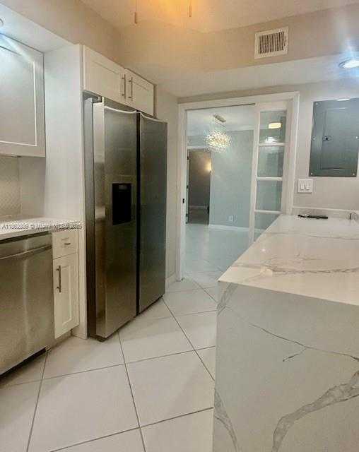 Small Image of 100 BAYVIEW DR #1929, Sunny Isles Beach Number 5