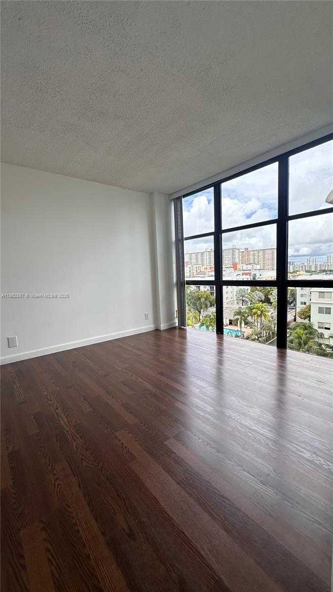 Small Image of 17021 NORTH BAY RD #809, Sunny Isles Beach Number 6