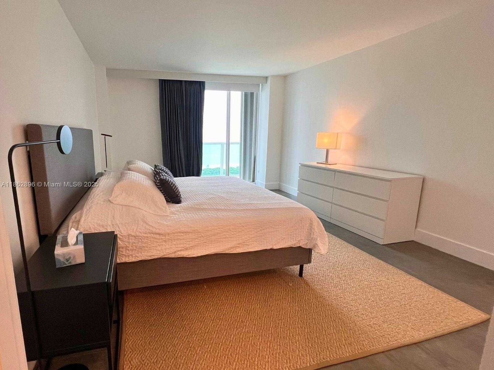 Small Image of 100 BAYVIEW DR #1506, Sunny Isles Beach Number 13