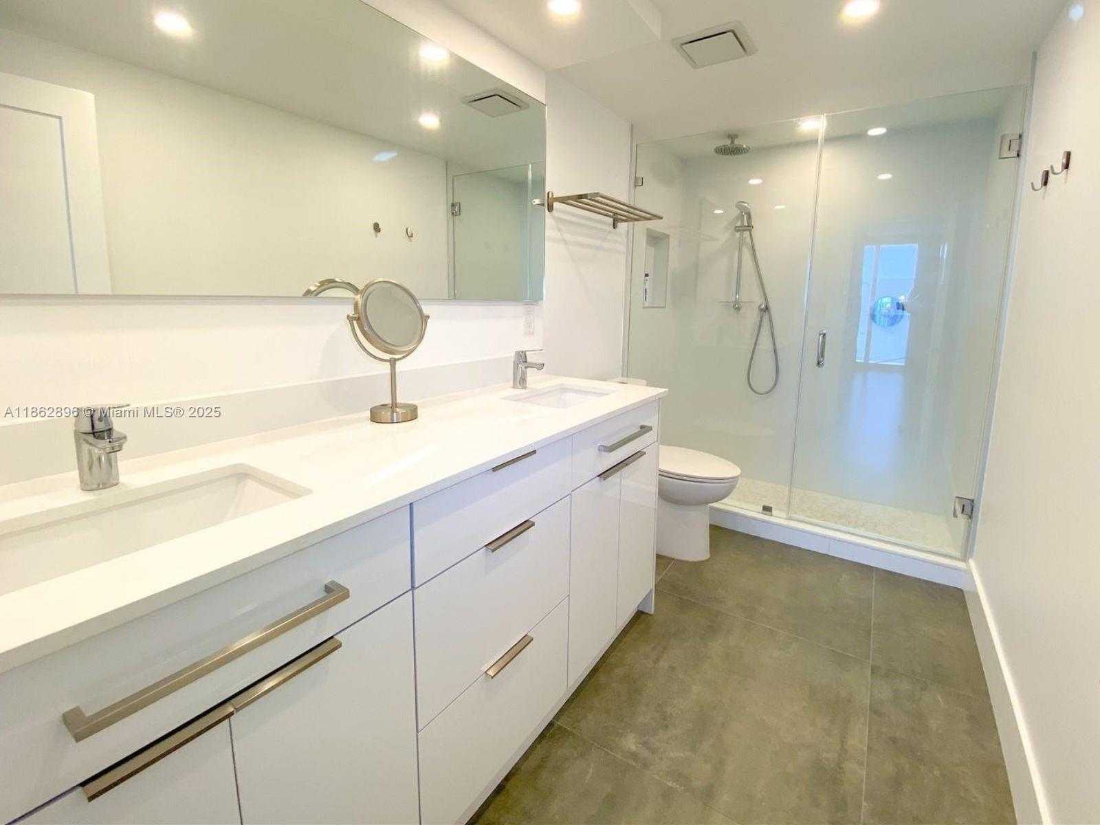 Small Image of 100 BAYVIEW DR #1506, Sunny Isles Beach Number 14