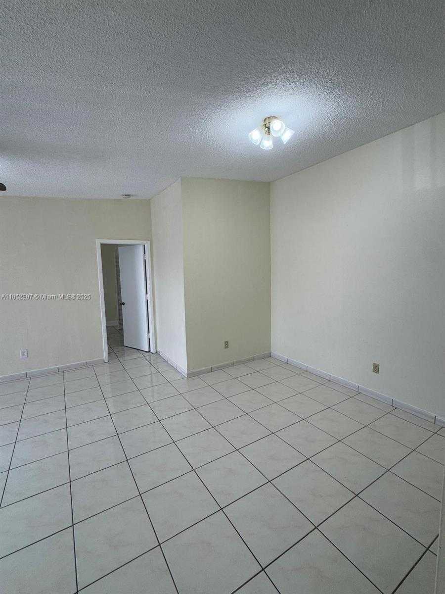 Small Image of 9707 HAMMOCKS BLVD #205, Miami Number 13