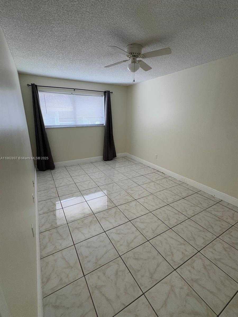 Small Image of 9707 HAMMOCKS BLVD #205, Miami Number 30
