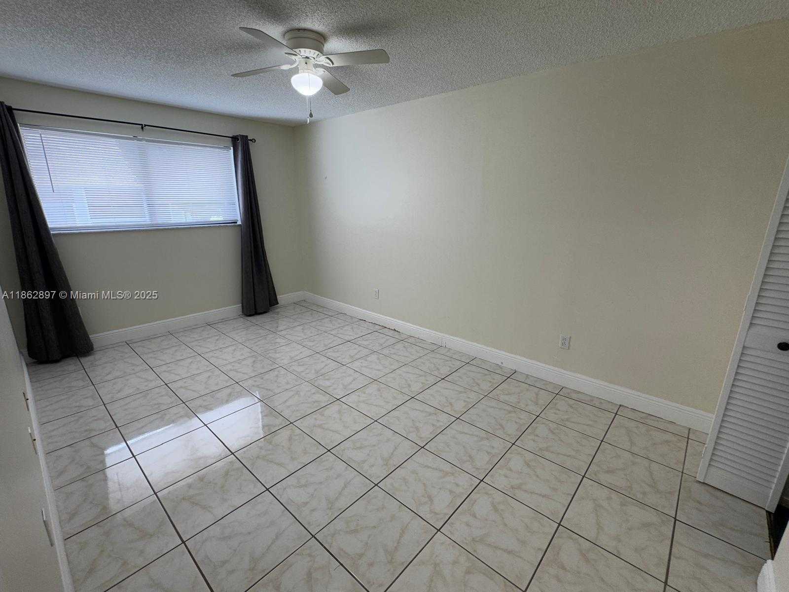 Small Image of 9707 HAMMOCKS BLVD #205, Miami Number 31
