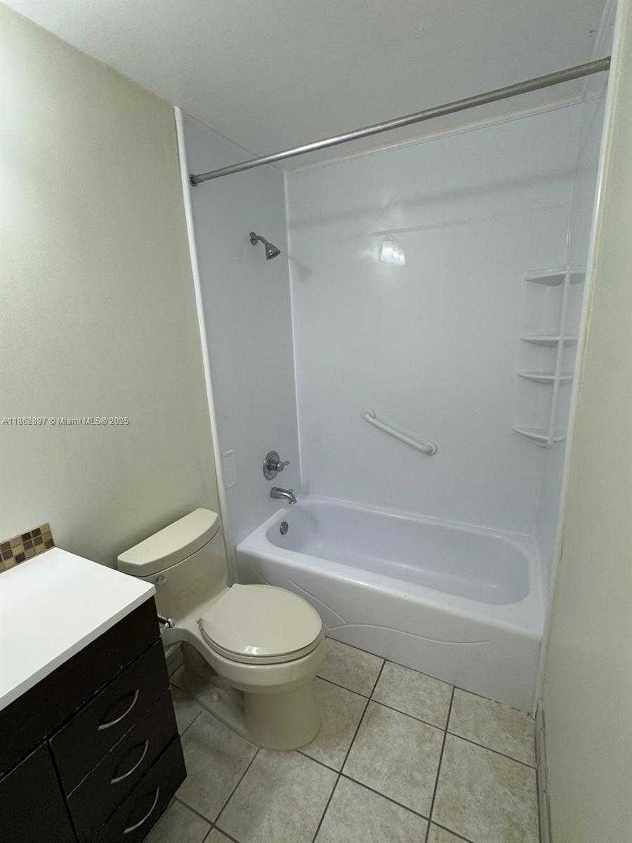 Small Image of 9707 HAMMOCKS BLVD #205, Miami Number 40