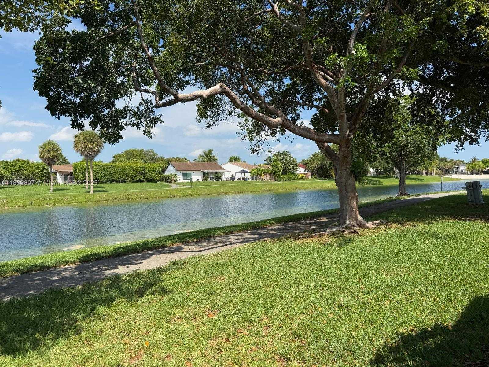 Small Image of 9707 HAMMOCKS BLVD #205, Miami Number 42