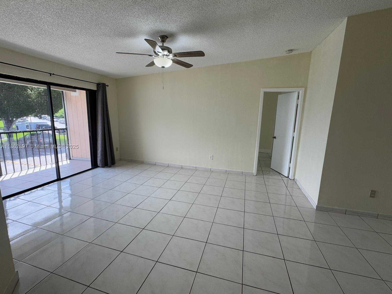 Small Image of 9707 HAMMOCKS BLVD #205, Miami Number 6