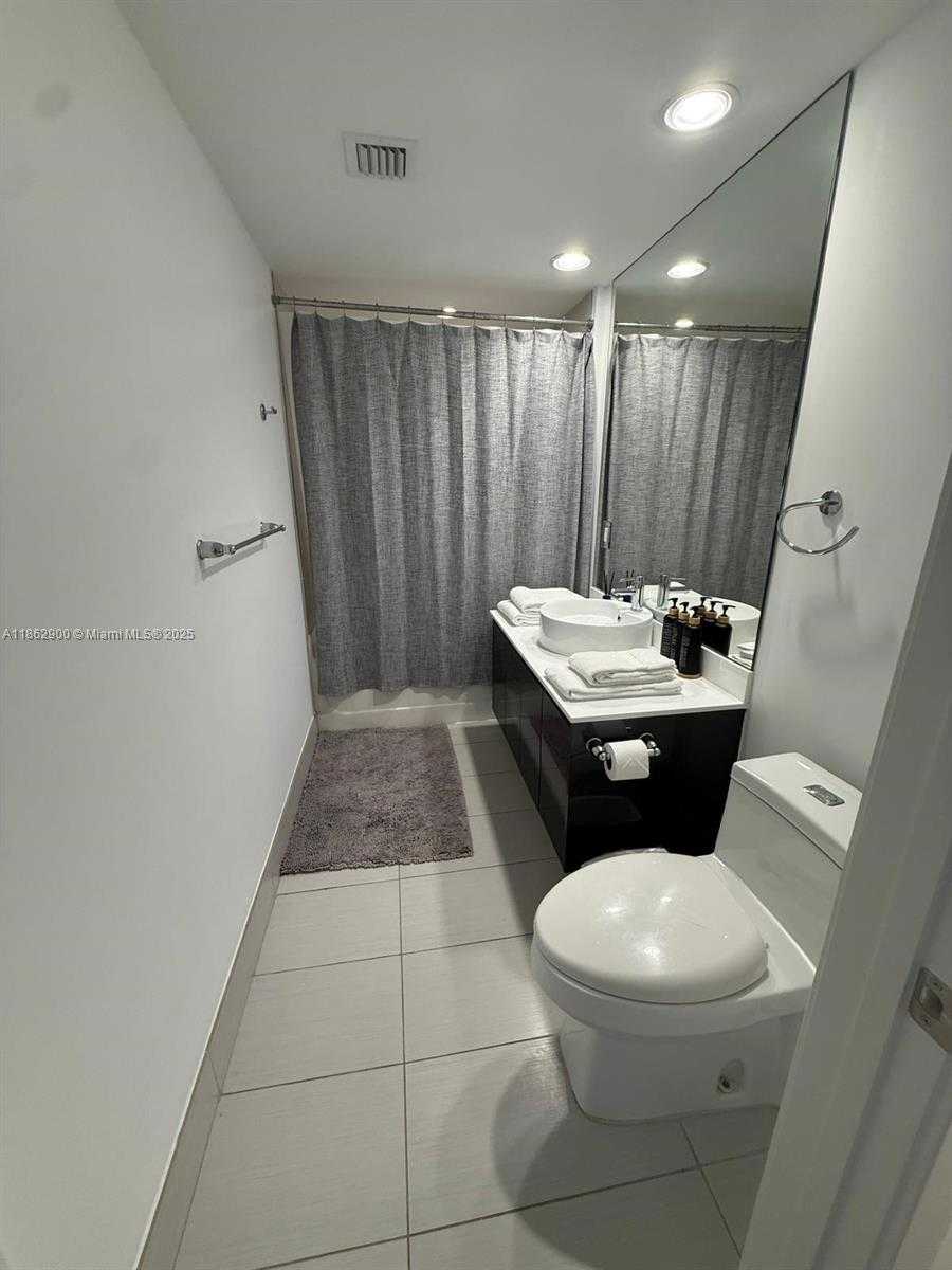 Small Image of 31 SOUTH EAST 6TH ST #1608, Miami Number 31