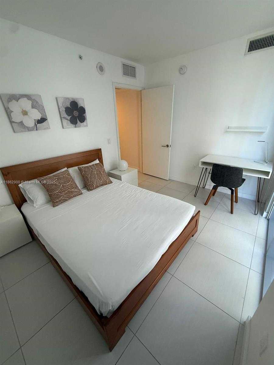 Small Image of 31 SOUTH EAST 6TH ST #1608, Miami Number 32