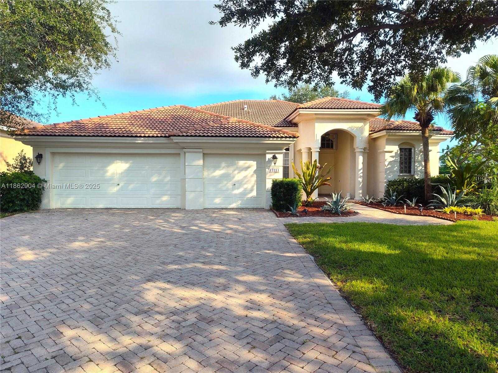 Small Image of 12211 NORTH WEST 49TH ST, Coral Springs Number 35