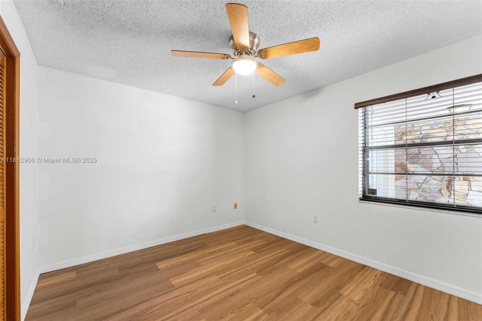 Small Image of 8131 SOUTH WEST 90TH AVE, Miami Number 23