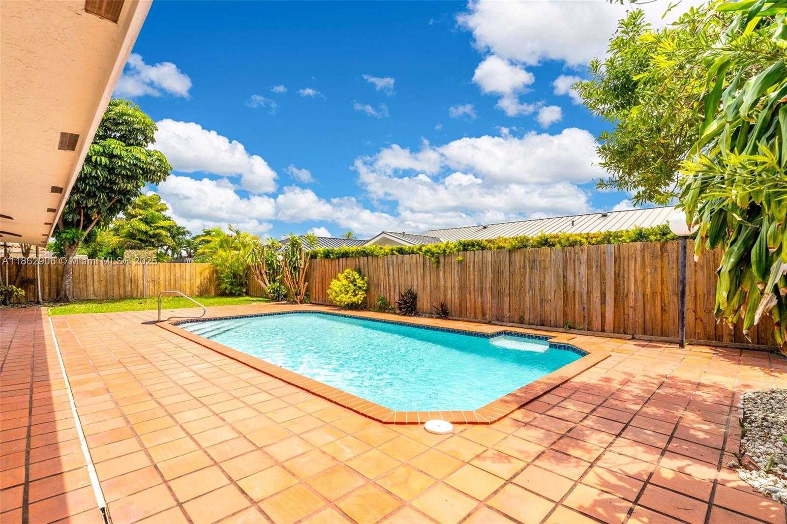 Small Image of 8131 SOUTH WEST 90TH AVE, Miami Number 29