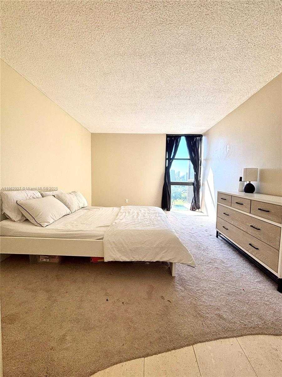 Small Image of 20301 WEST COUNTRY CLUB DR #1025, Aventura Number 5