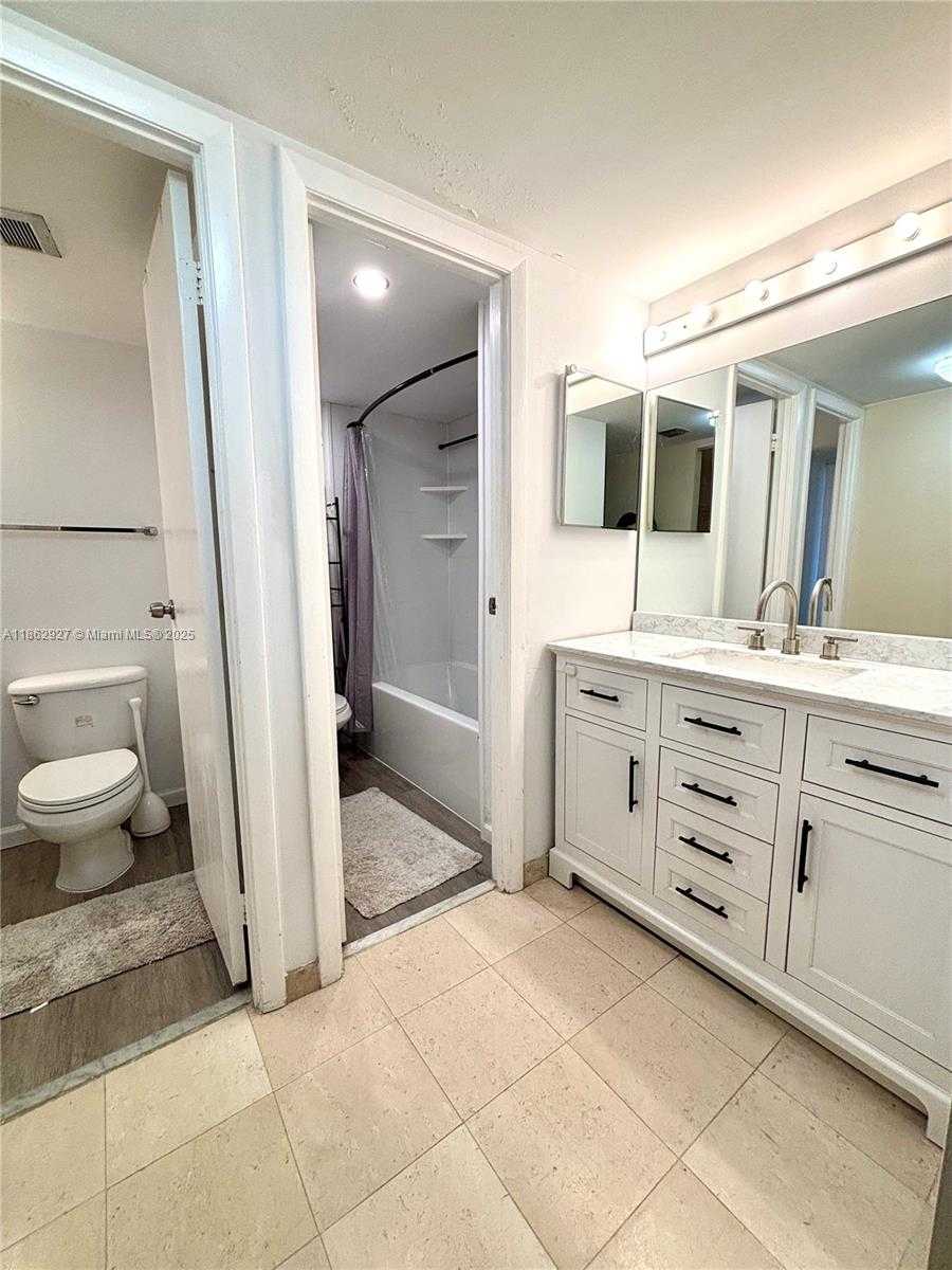 Small Image of 20301 WEST COUNTRY CLUB DR #1025, Aventura Number 6