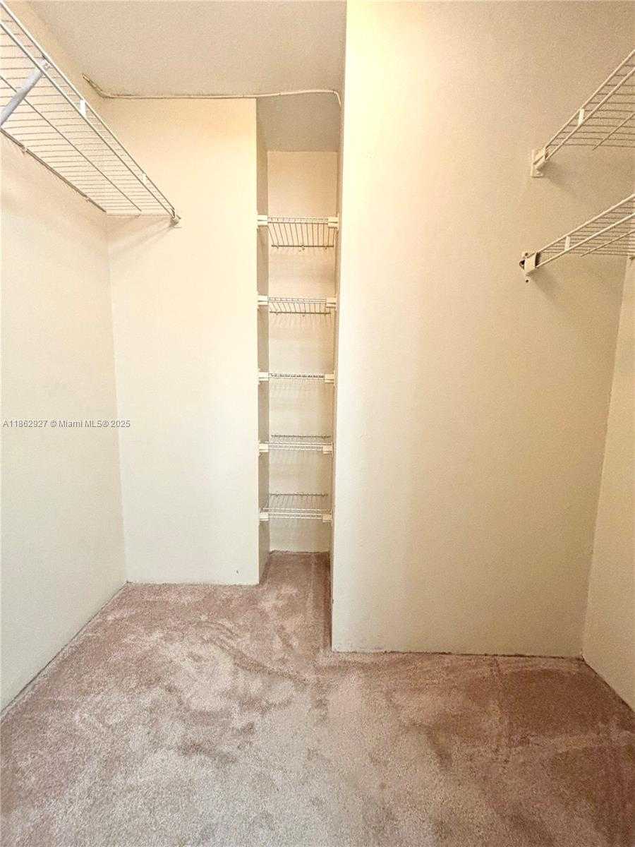 Small Image of 20301 WEST COUNTRY CLUB DR #1025, Aventura Number 7