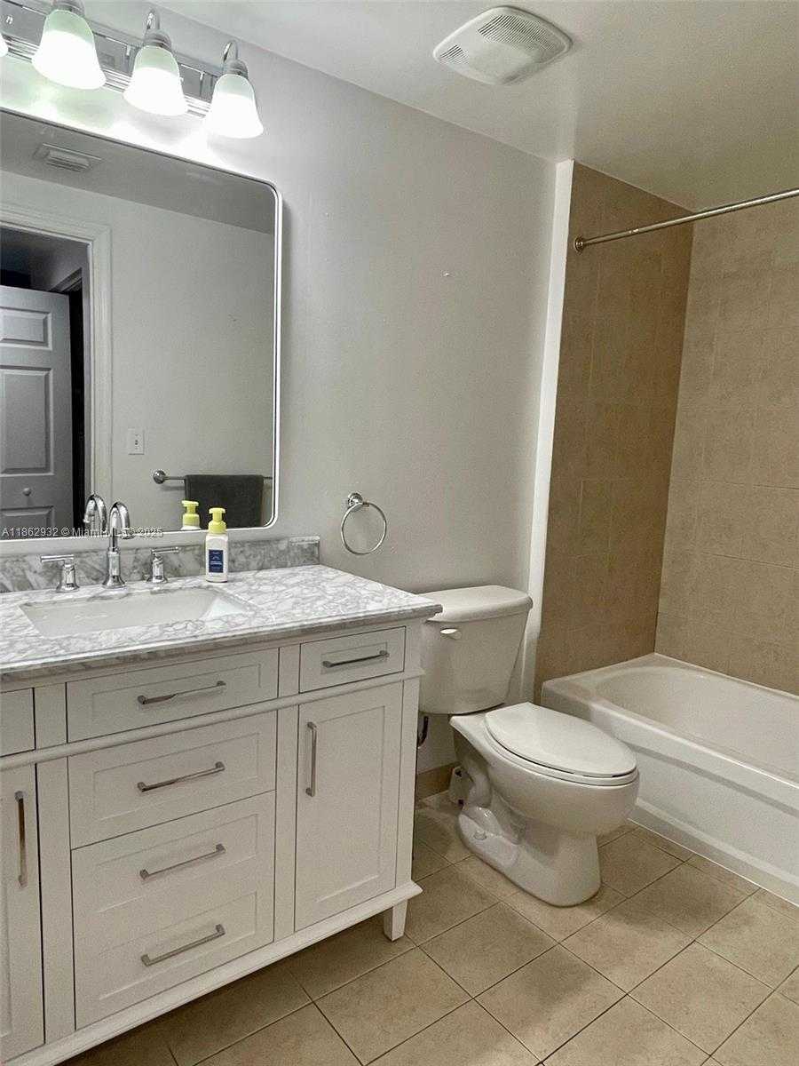 Small Image of 275 NORTH EAST 18TH ST #1105, Miami Number 15