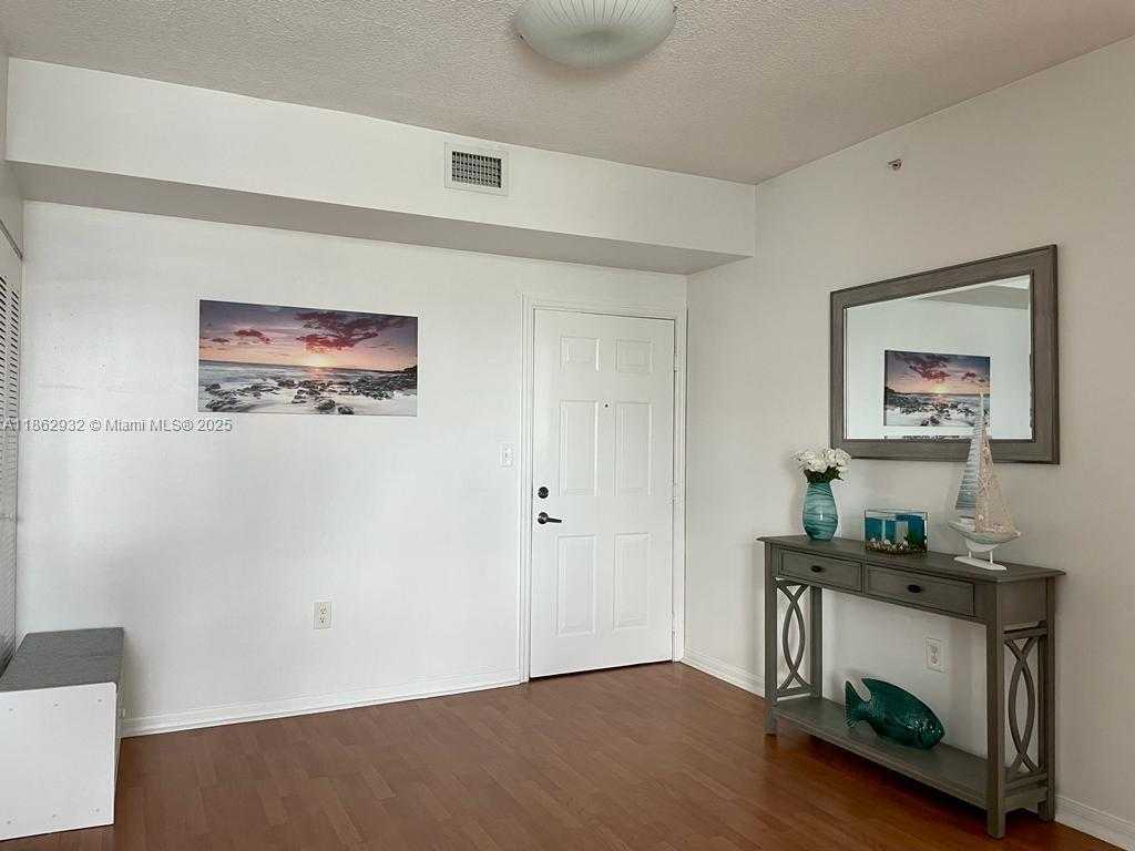 Small Image of 275 NORTH EAST 18TH ST #1105, Miami Number 5