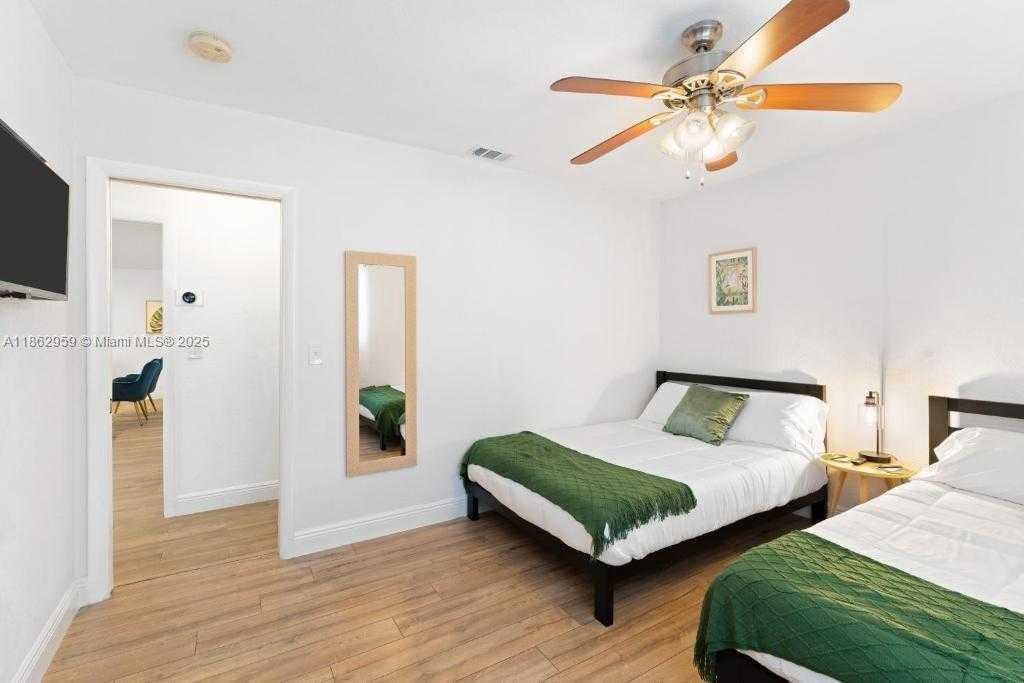 Small Image of 4110 JEFFERSON ST, Hollywood Number 12
