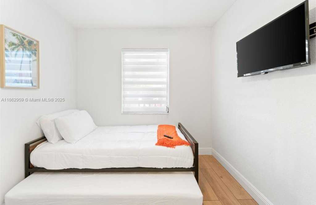 Small Image of 4110 JEFFERSON ST, Hollywood Number 17