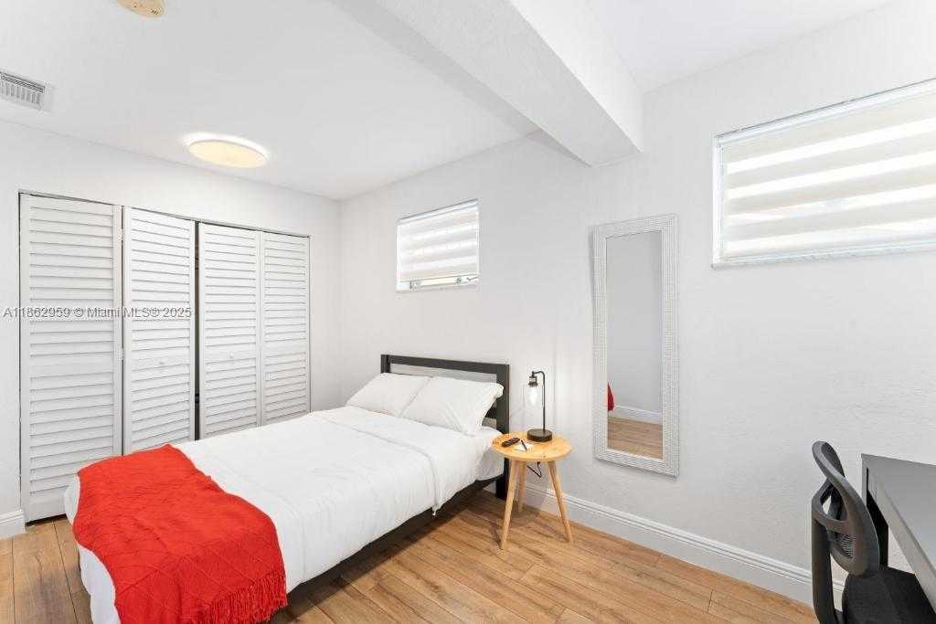 Small Image of 4110 JEFFERSON ST, Hollywood Number 18