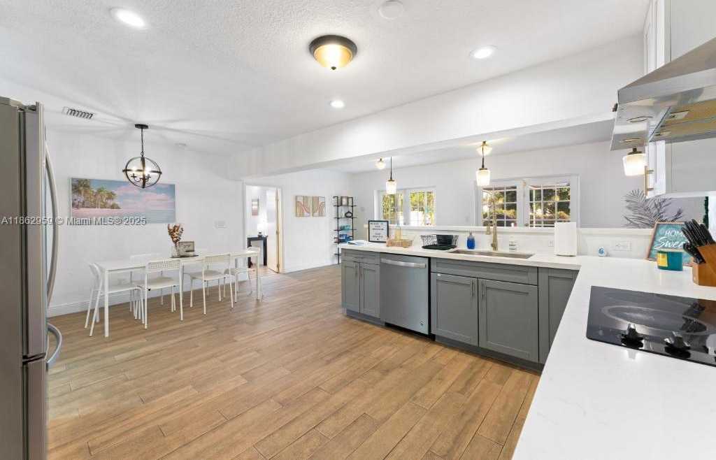 Small Image of 4110 JEFFERSON ST, Hollywood Number 6