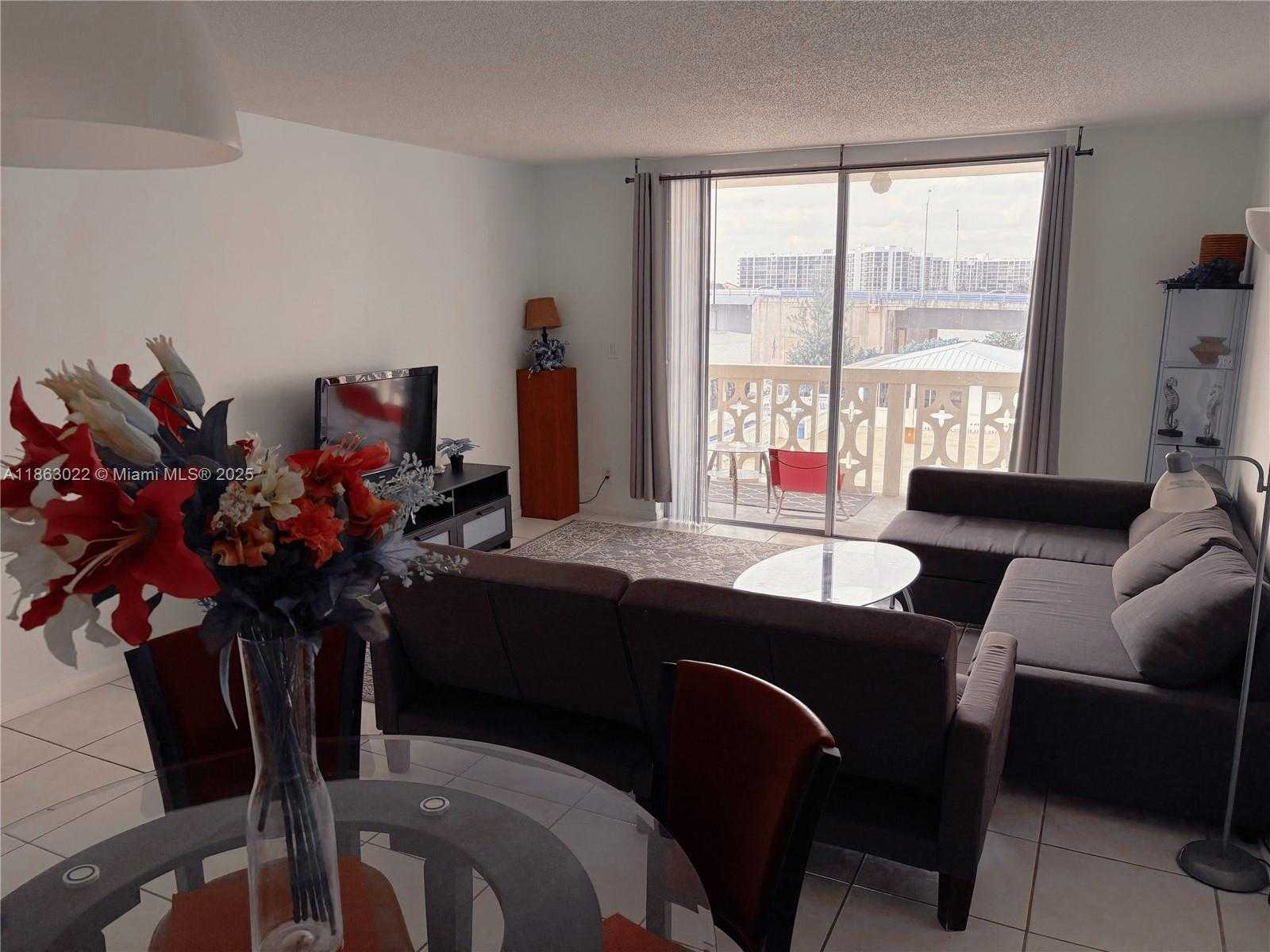 Small Image of 1817 SOUTH OCEAN DR #419, Hallandale Beach Number 3