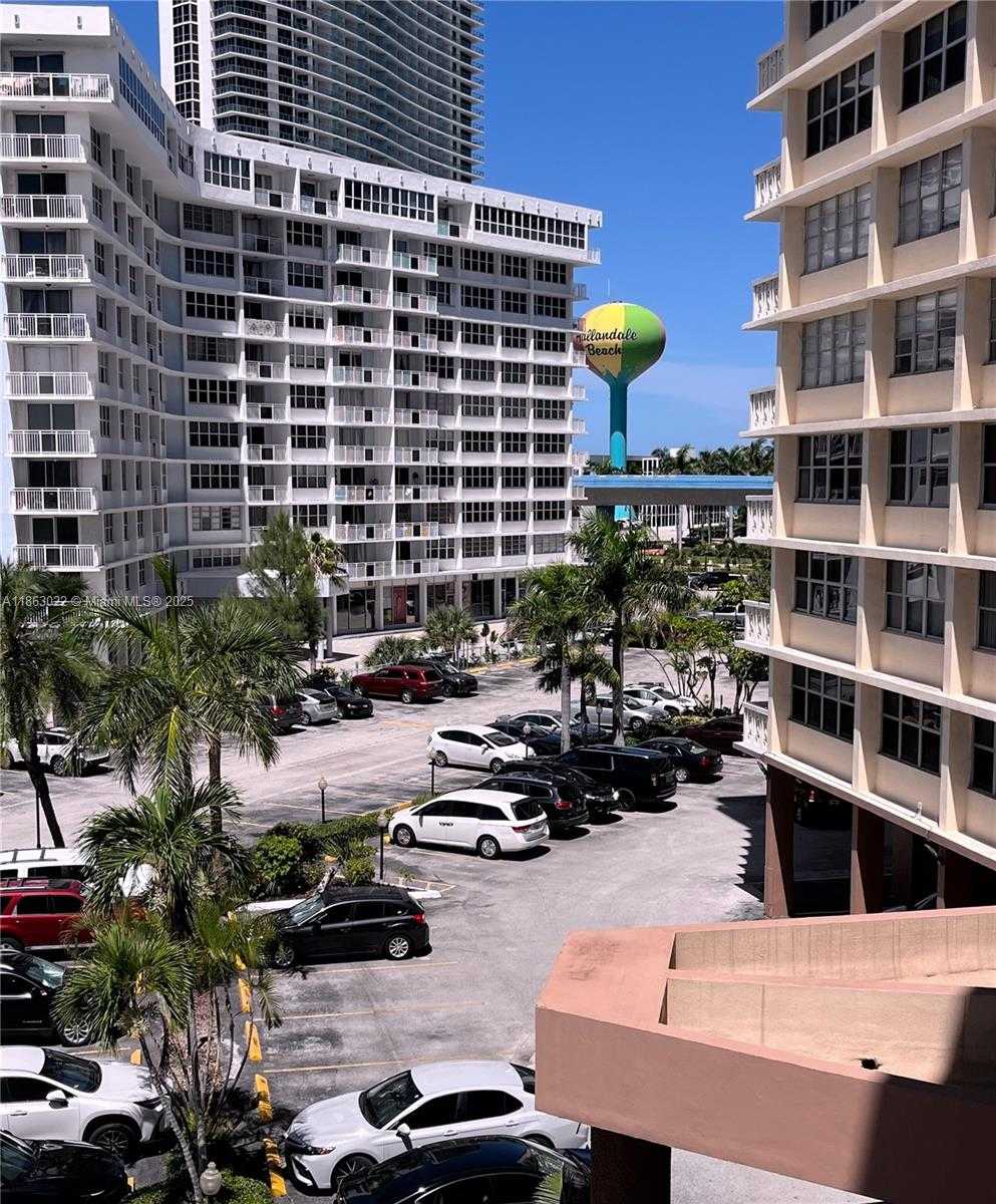 Small Image of 1817 SOUTH OCEAN DR #419, Hallandale Beach Number 4