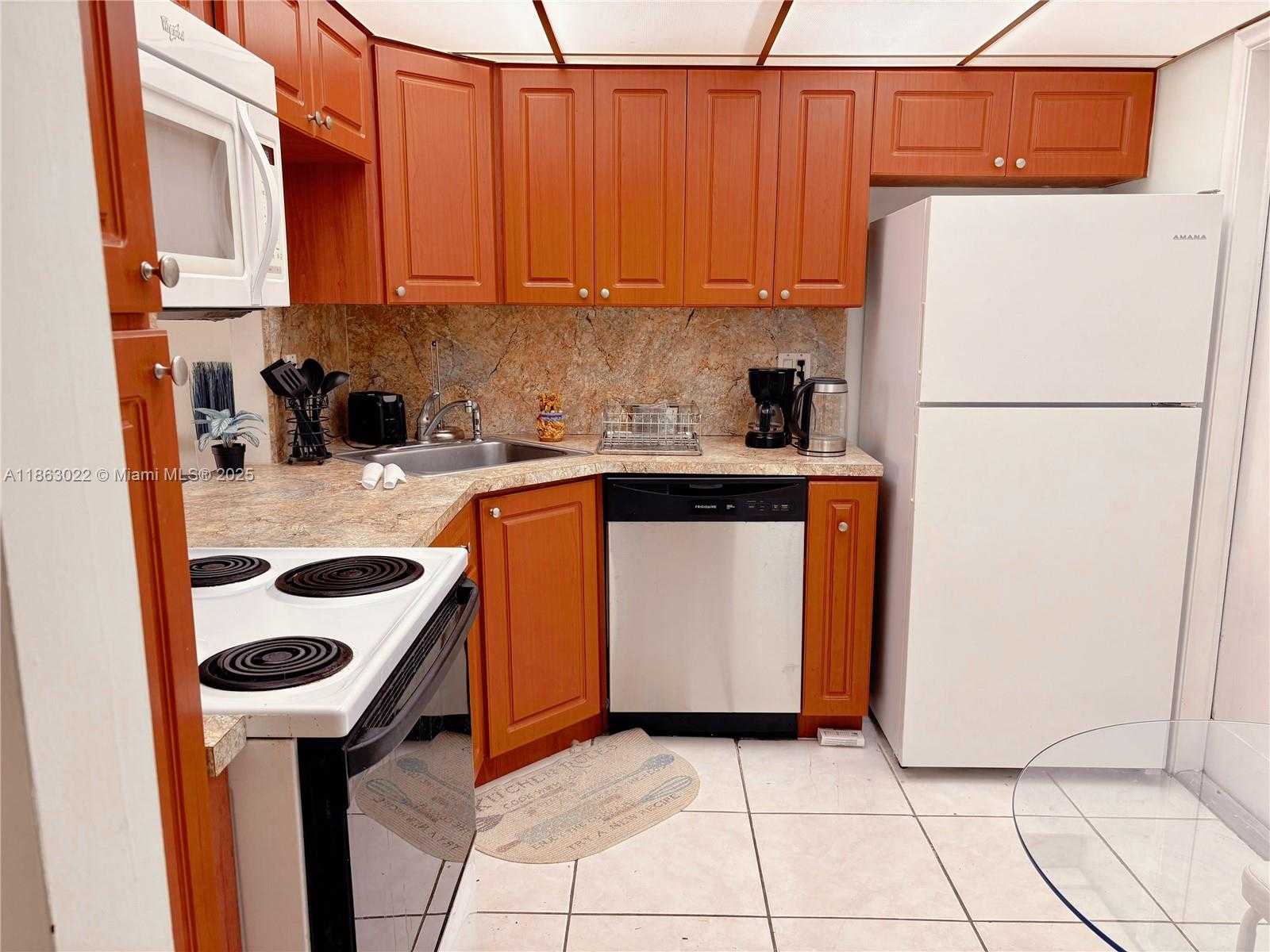 Small Image of 1817 SOUTH OCEAN DR #419, Hallandale Beach Number 8