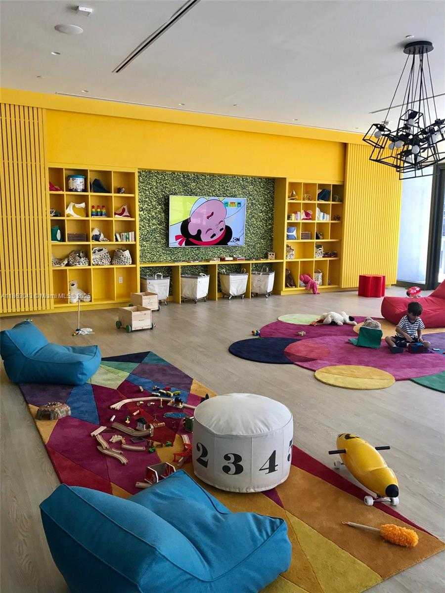 Imagen de Pequeño Objeto