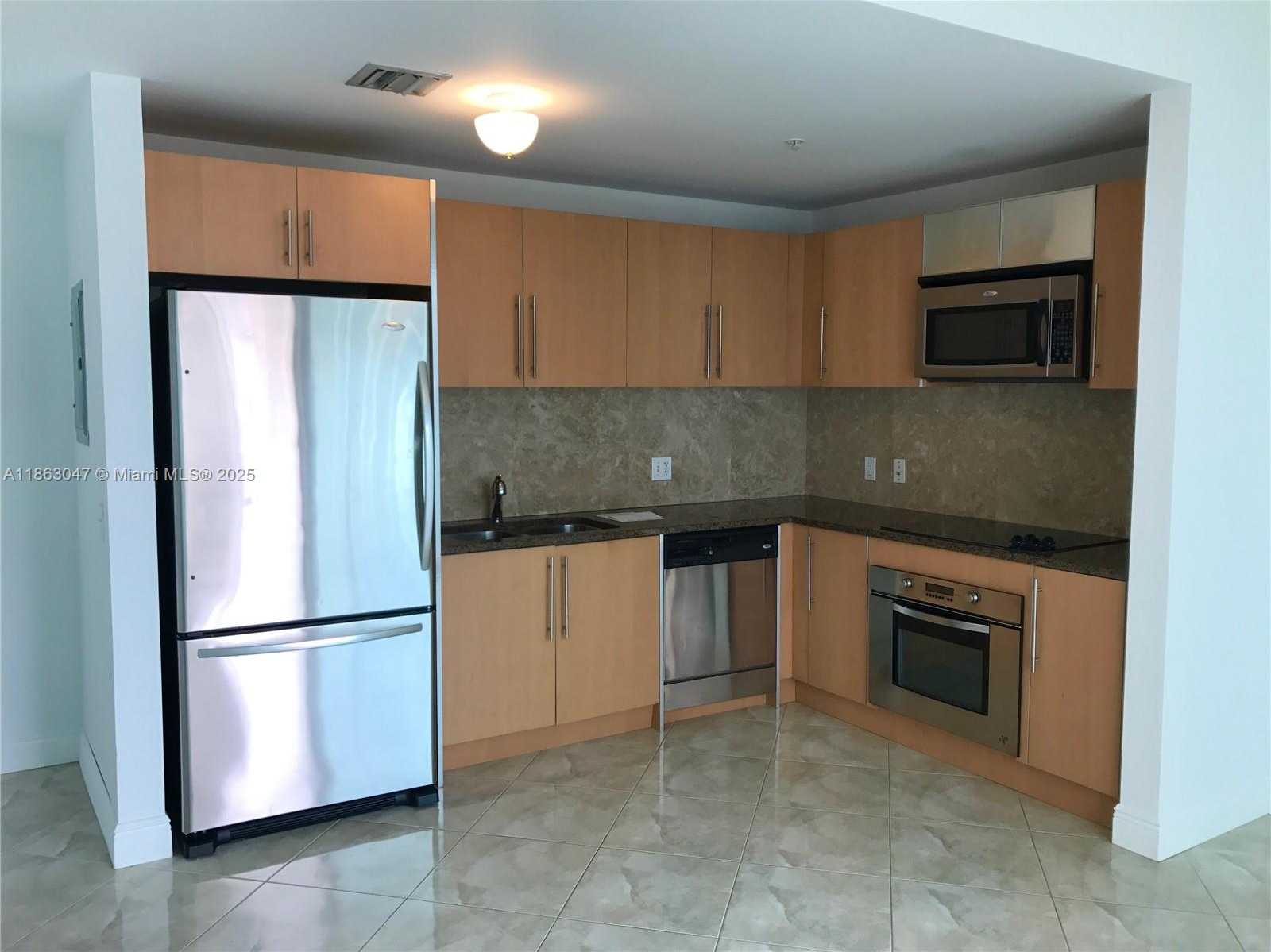 Small Image of 300 SOUTH BISCAYNE BLVD #T-1803, Miami Number 4