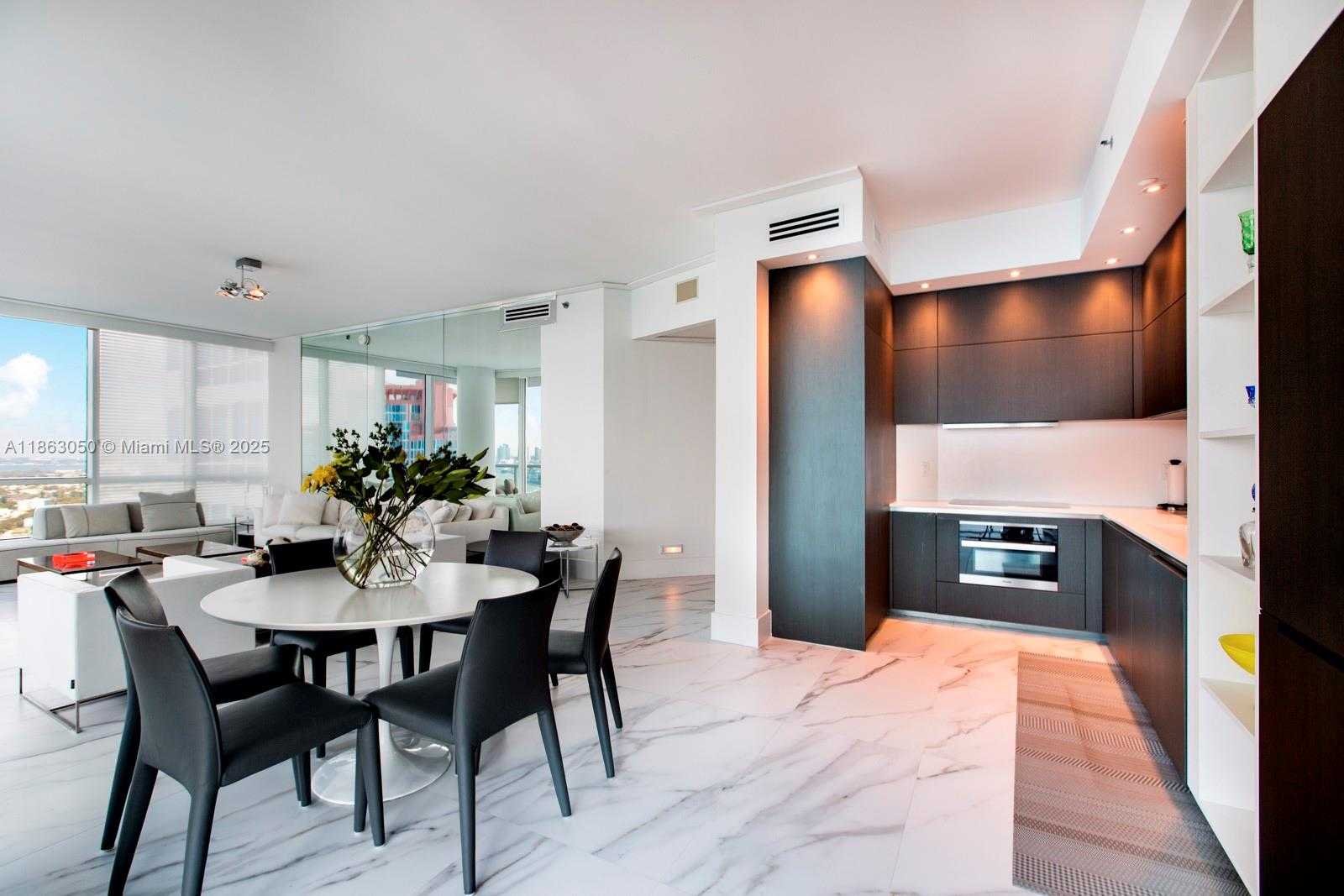 Small Image of 100 SOUTH POINTE DR #3701, Miami Beach Number 10