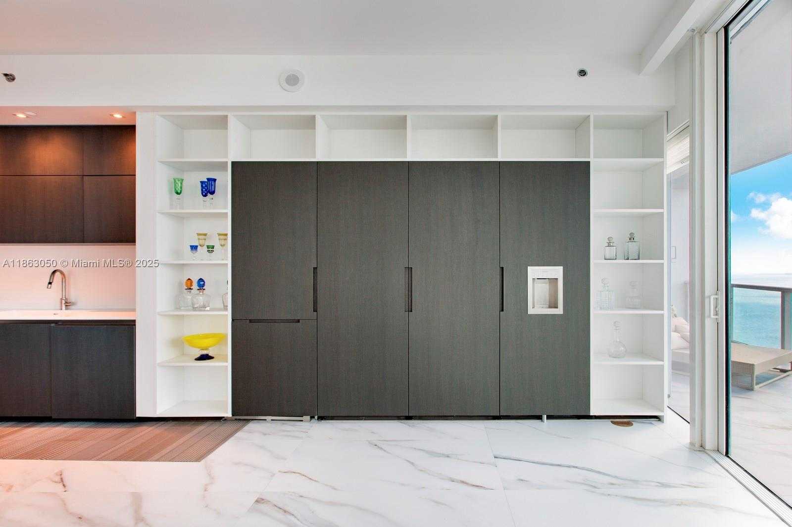 Small Image of 100 SOUTH POINTE DR #3701, Miami Beach Number 12
