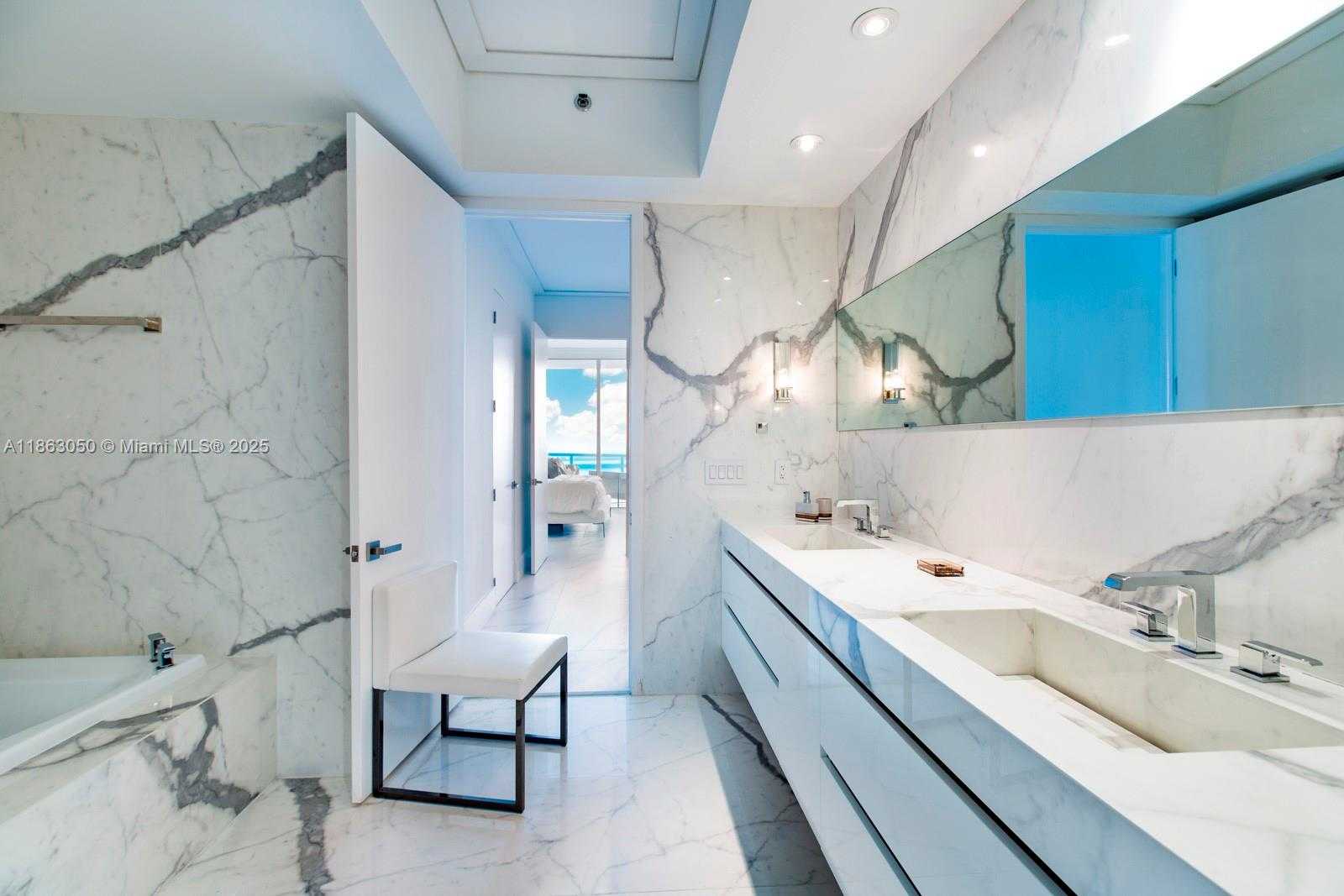 Small Image of 100 SOUTH POINTE DR #3701, Miami Beach Number 17