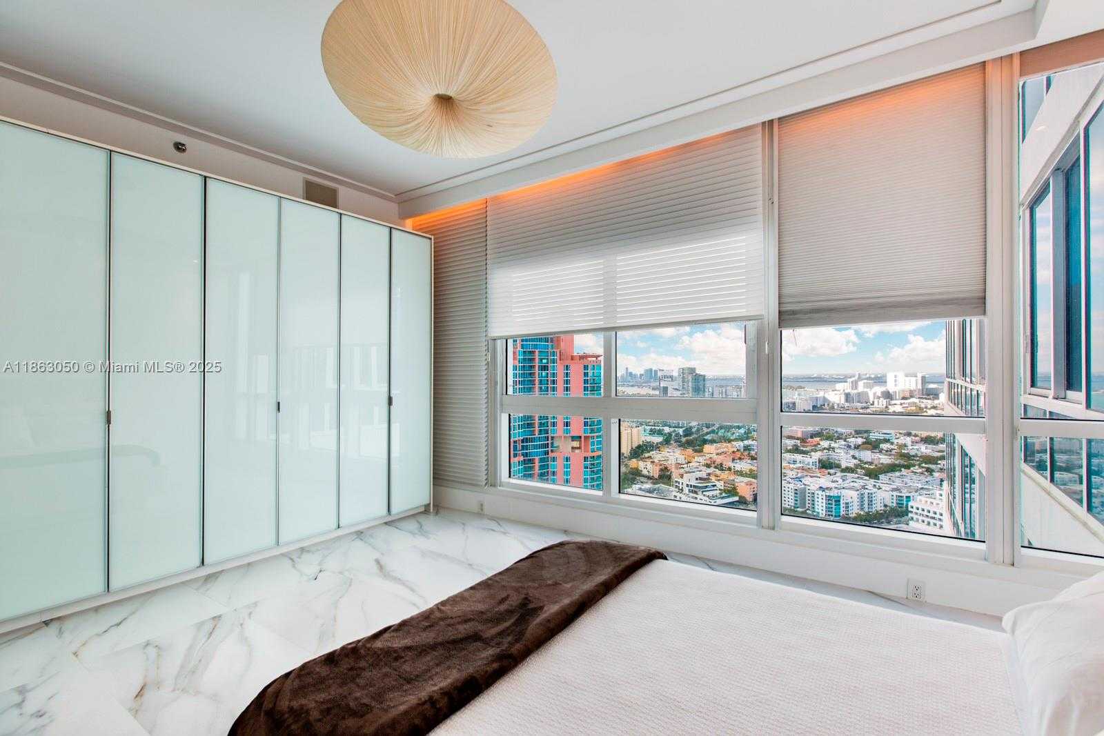 Small Image of 100 SOUTH POINTE DR #3701, Miami Beach Number 18