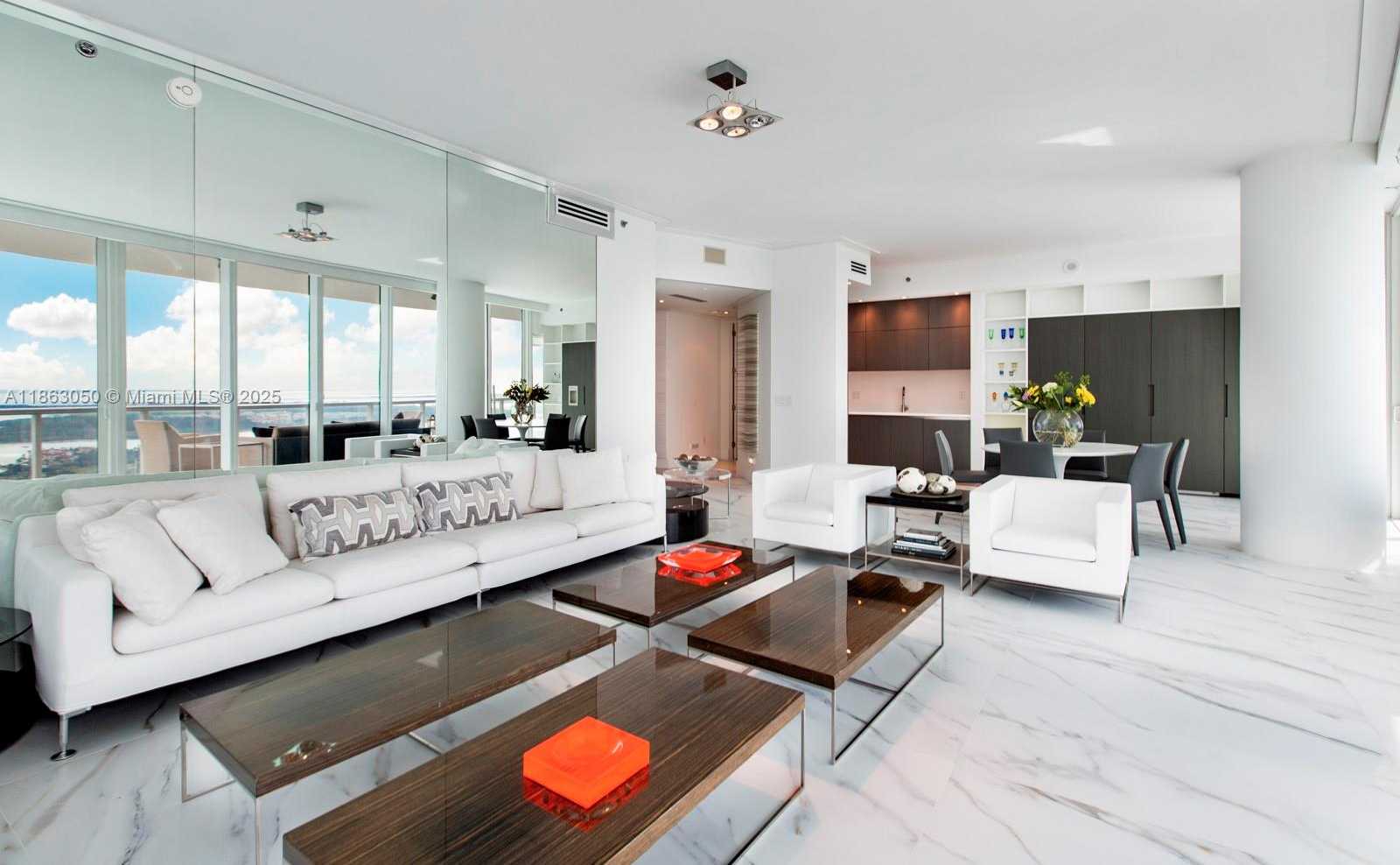Small Image of 100 SOUTH POINTE DR #3701, Miami Beach Number 5