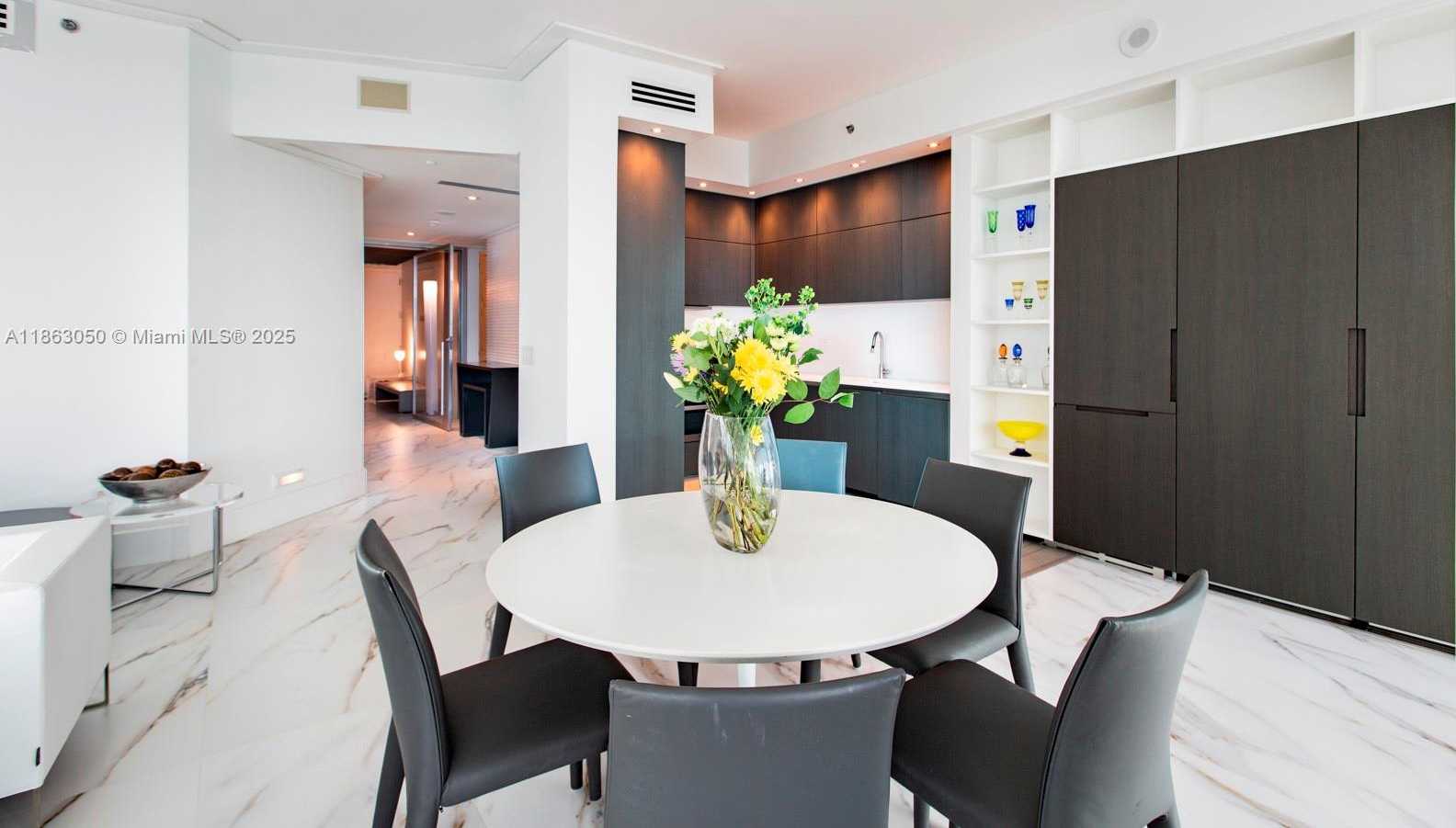Small Image of 100 SOUTH POINTE DR #3701, Miami Beach Number 9