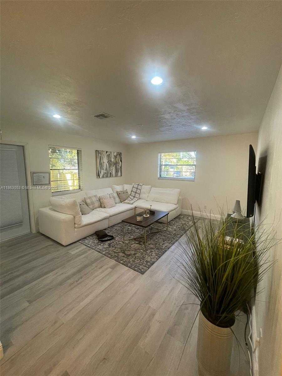 Small Image of 1736 NORTH 16TH CT #A, Hollywood Number 4
