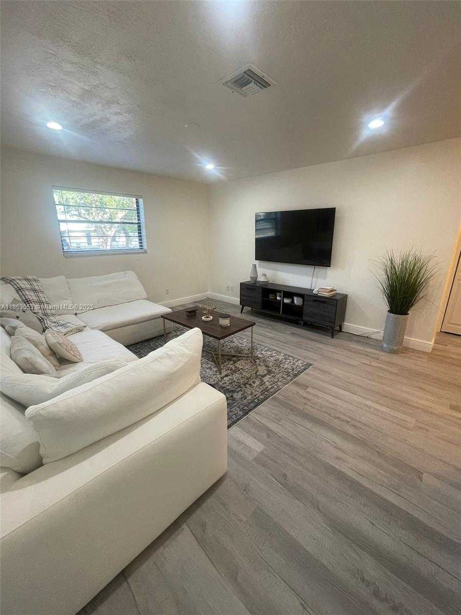 Small Image of 1736 NORTH 16TH CT #A, Hollywood Number 5