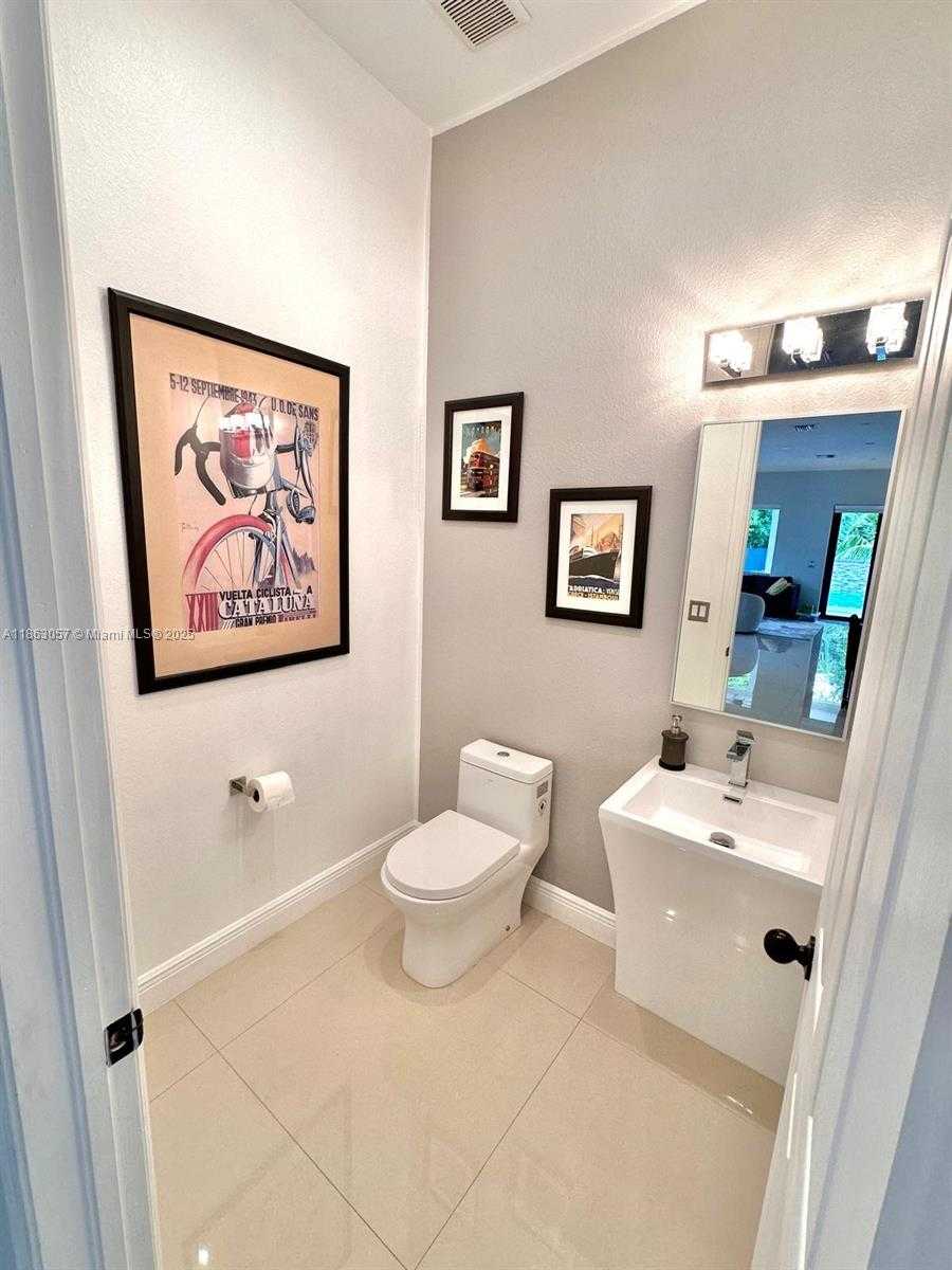 Small Image of 15750 SOUTH WEST 90TH AVE, Palmetto Bay Number 13