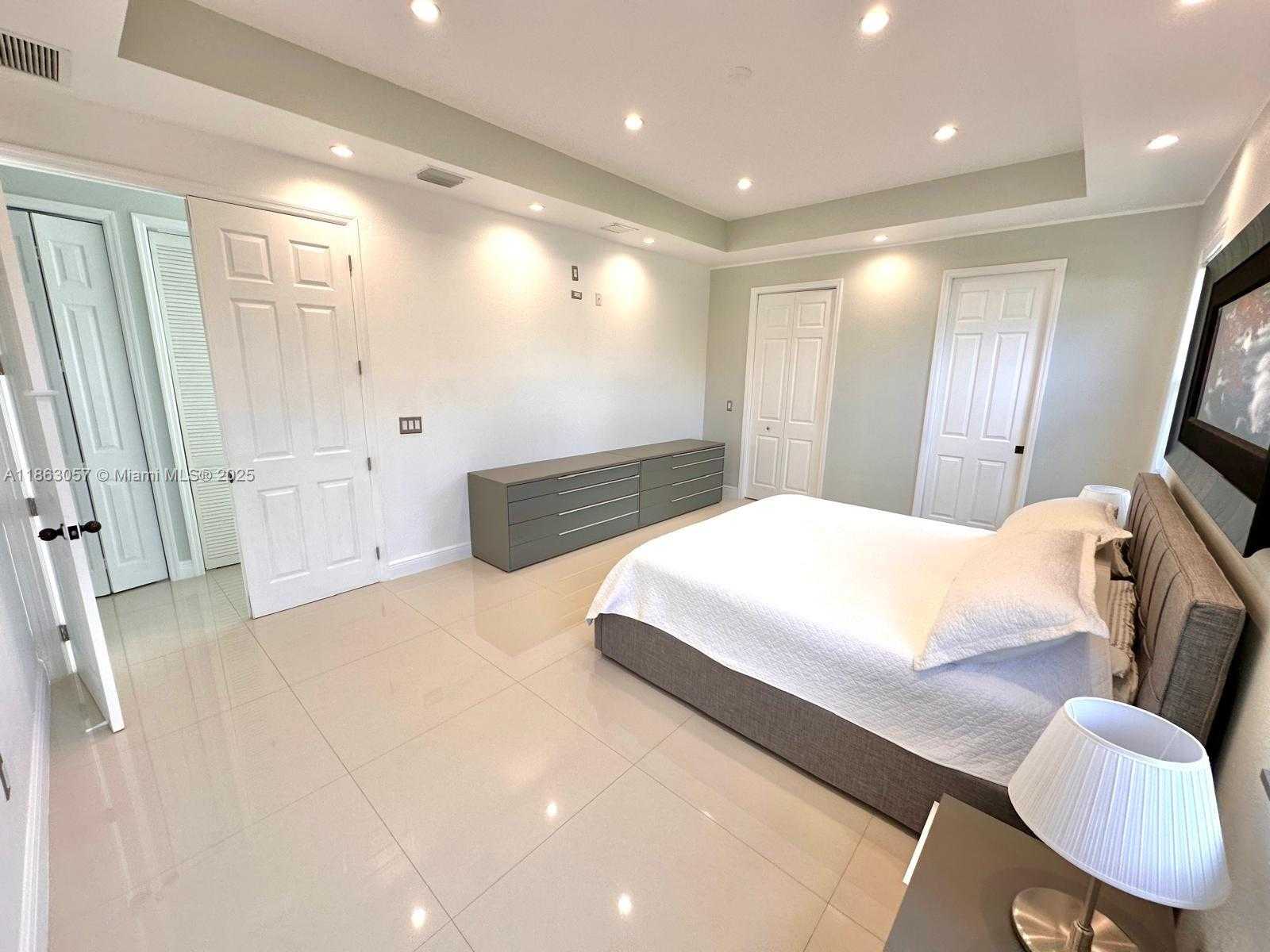 Small Image of 15750 SOUTH WEST 90TH AVE, Palmetto Bay Number 21