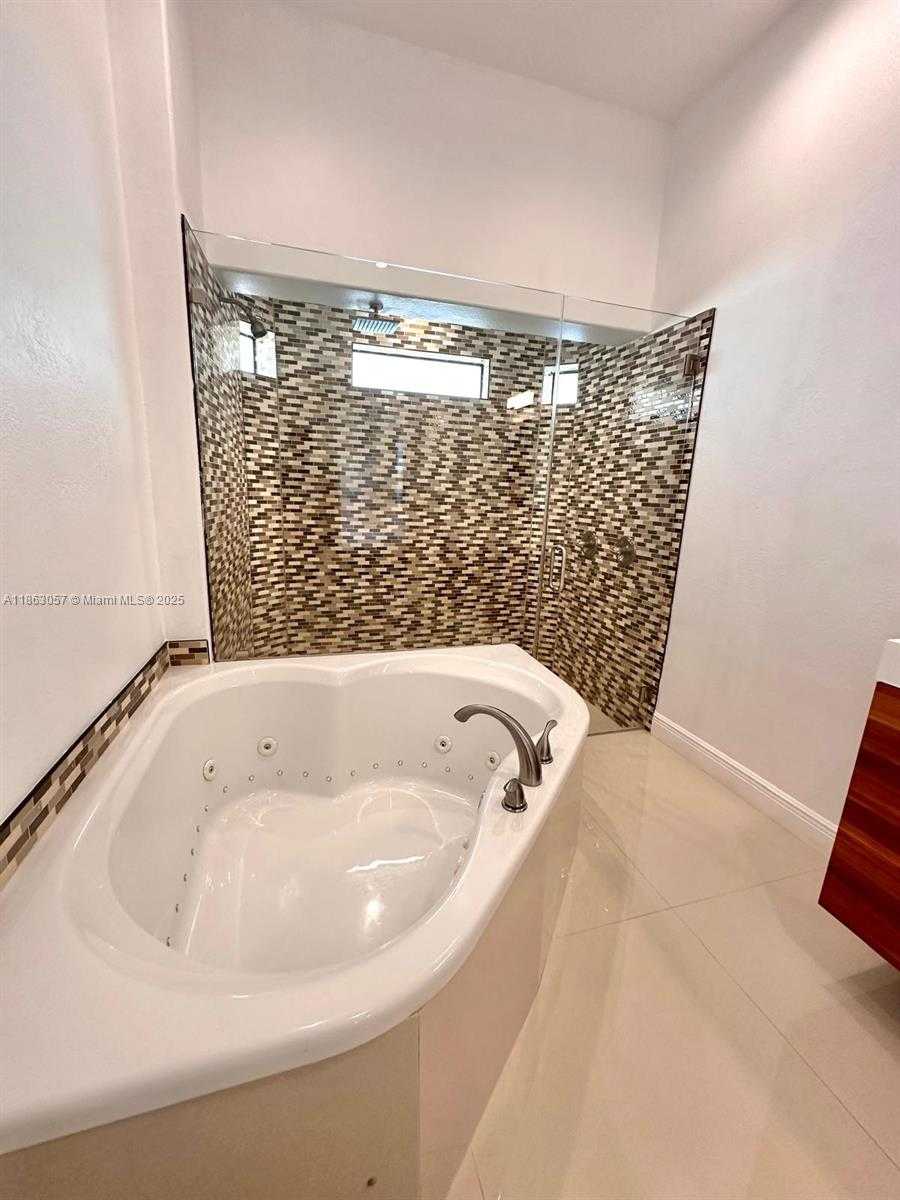 Small Image of 15750 SOUTH WEST 90TH AVE, Palmetto Bay Number 25