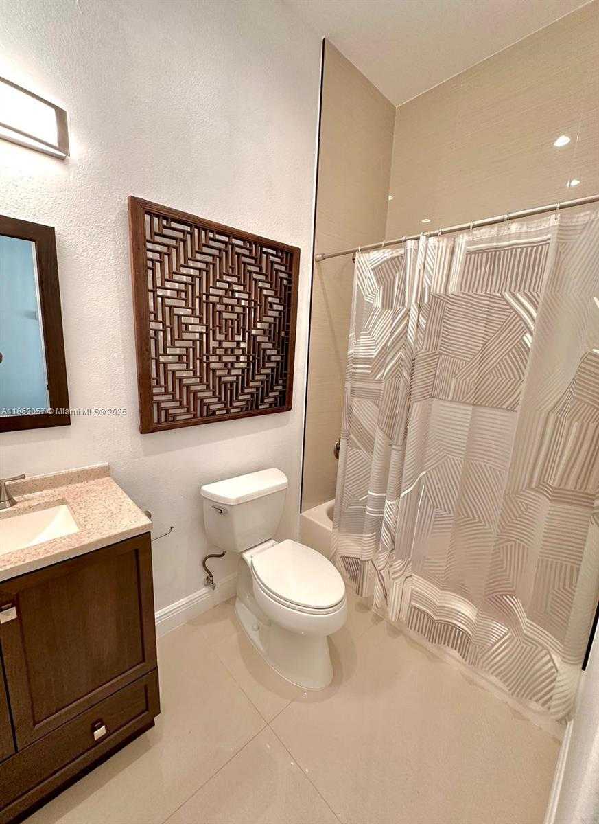 Small Image of 15750 SOUTH WEST 90TH AVE, Palmetto Bay Number 36