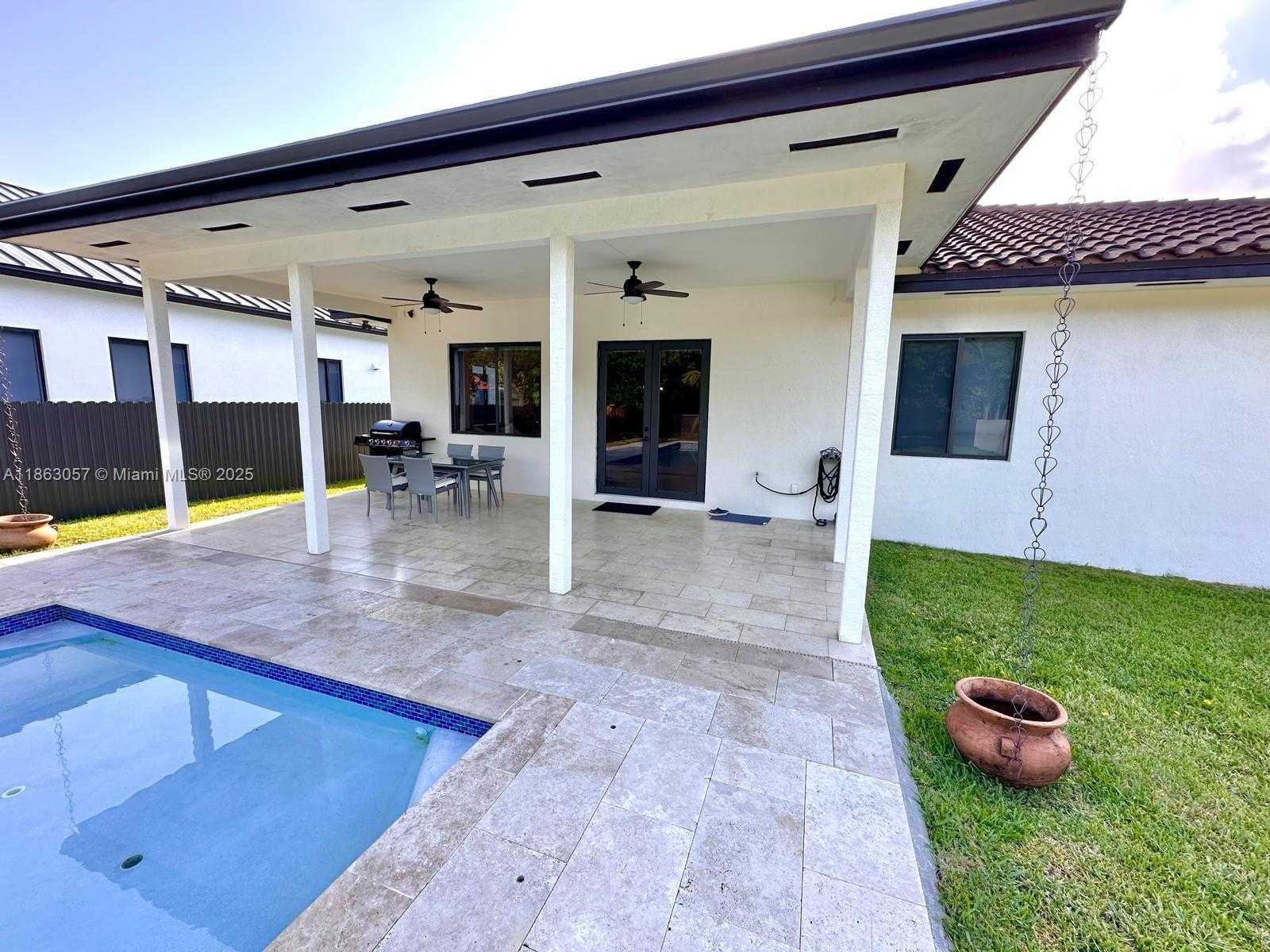 Small Image of 15750 SOUTH WEST 90TH AVE, Palmetto Bay Number 46