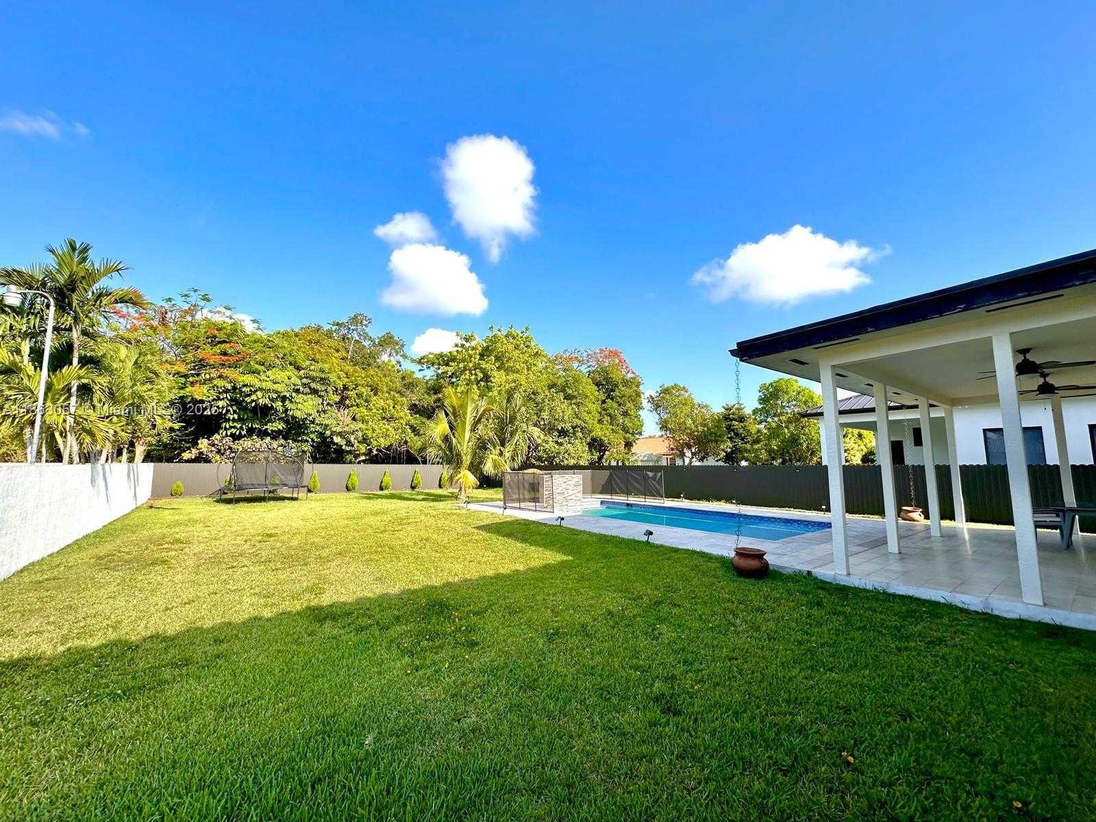 Small Image of 15750 SOUTH WEST 90TH AVE, Palmetto Bay Number 51