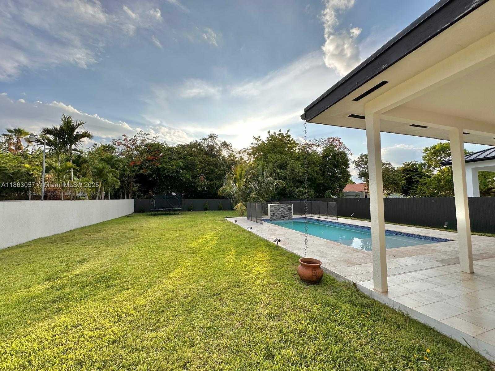 Small Image of 15750 SOUTH WEST 90TH AVE, Palmetto Bay Number 52