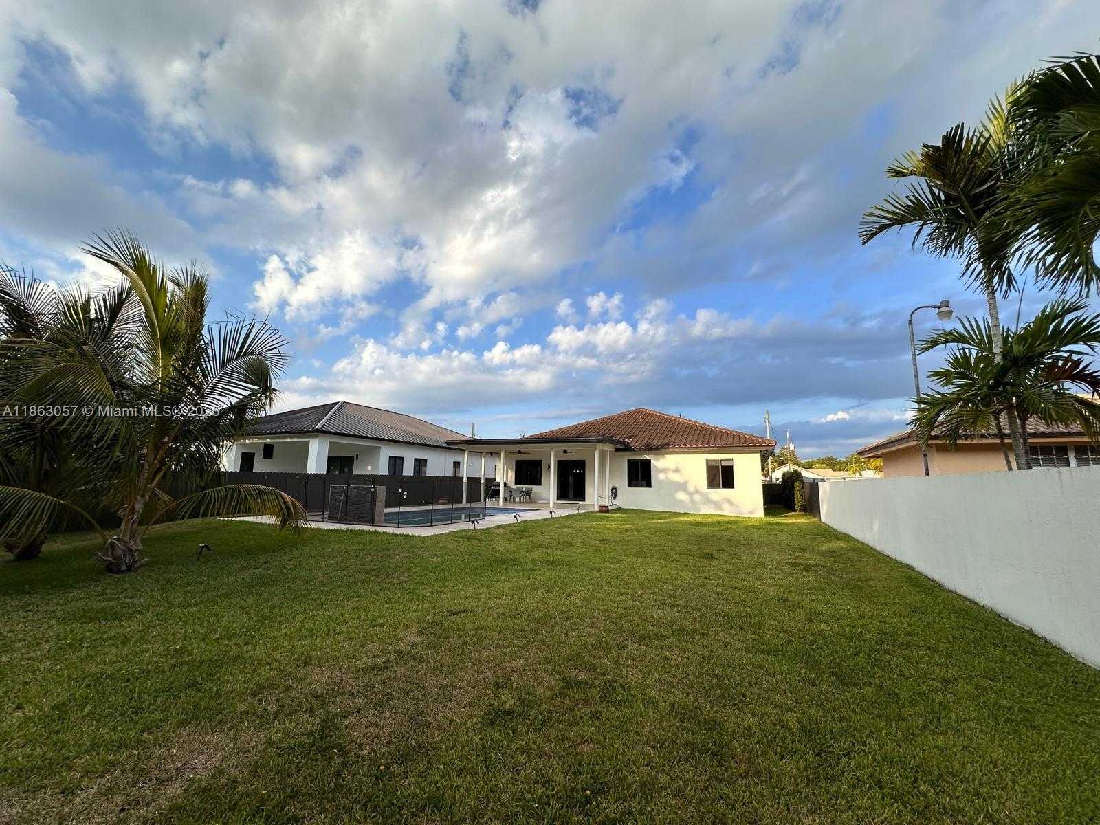 Small Image of 15750 SOUTH WEST 90TH AVE, Palmetto Bay Number 56