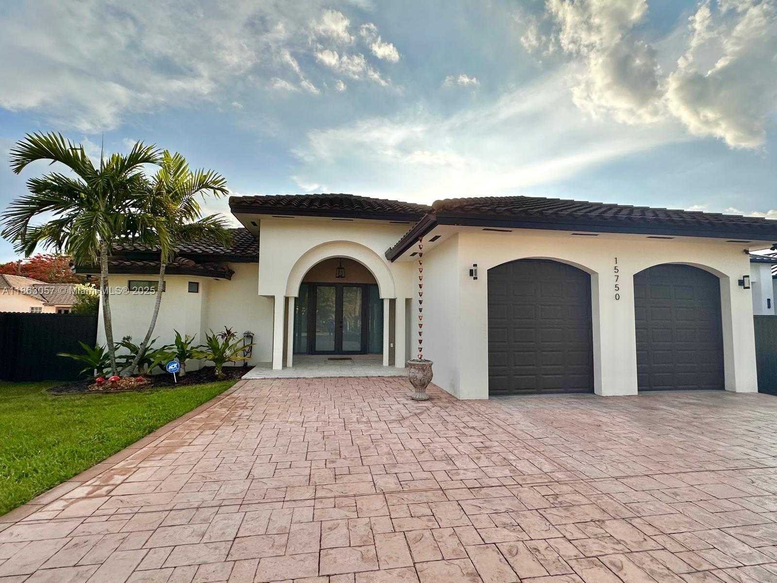 Small Image of 15750 SOUTH WEST 90TH AVE, Palmetto Bay Number 57