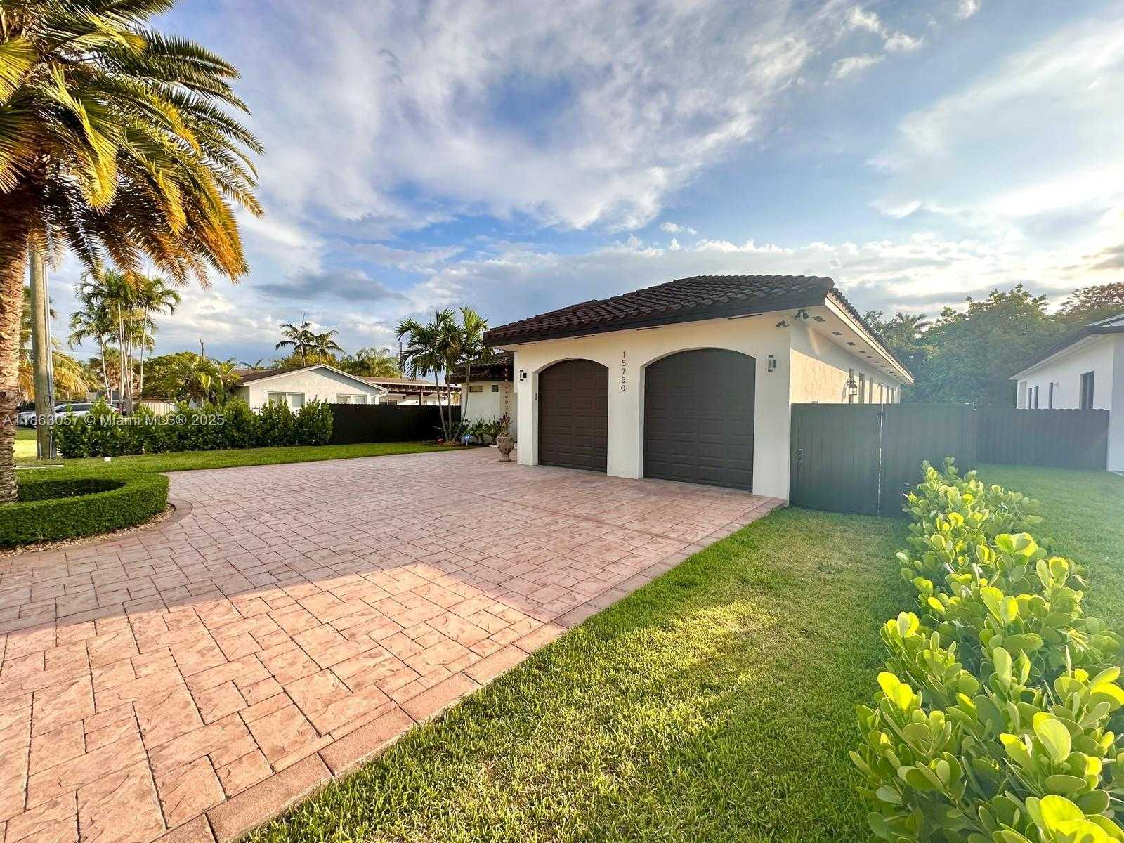 Small Image of 15750 SOUTH WEST 90TH AVE, Palmetto Bay Number 58