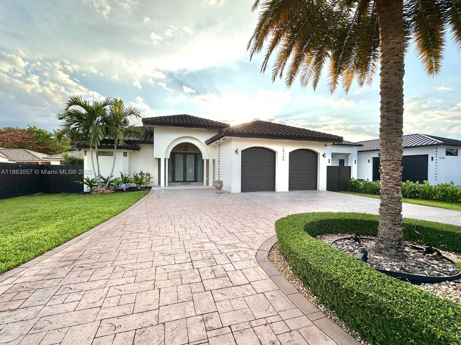Small Image of 15750 SOUTH WEST 90TH AVE, Palmetto Bay Number 59